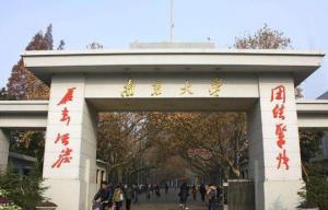 佘元博的创业史，爱啃萝卜团队为机器人梦想助力