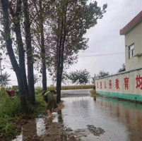 河南封丘翟好宁三兄弟网红“自费为乡村小学铺路”点赞